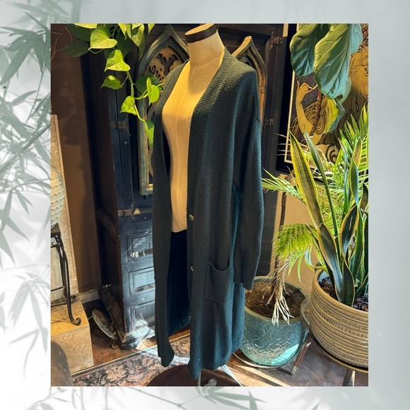 Ava & Viv Plus Size Boucle Hunter Green Button Down Duster Cardigan Sweater - Picture 2 of 11